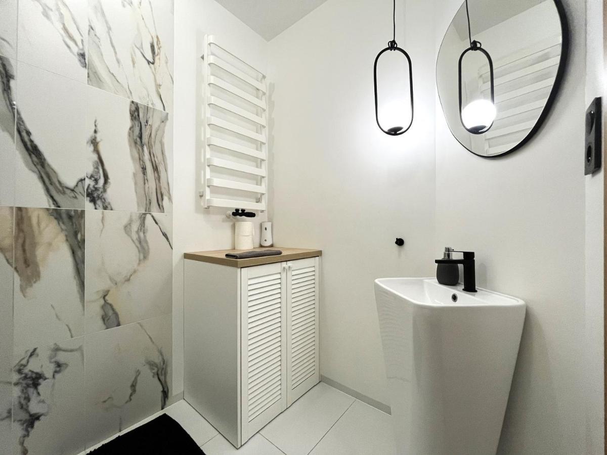 Mieszczanska Apartment ~ Self Check-In 24H ~Parking And Lift فروتسواف المظهر الخارجي الصورة